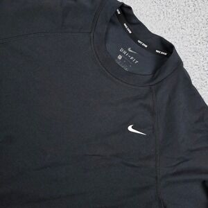 Nike Swim Mens Dri-FIT UPF 40+ Short Sleeve Rash Guard Shirt Black